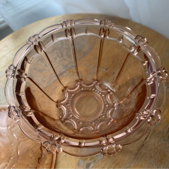 Vintage KIG Indonesia pink glass candy dish with lid - Picture 3 of 4